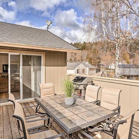 Вілла Mount Shasta Escape With Balcony About Walk To Dtwn Екстер'єр фото